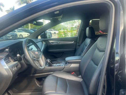 Used 2024 Cadillac XT5 Luxury FWD image 7