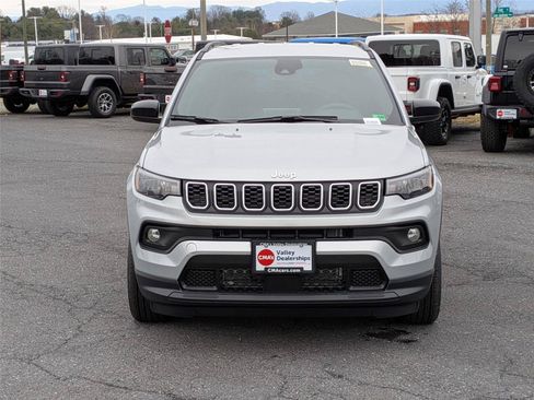 New 2026 Jeep Compass Latitude AWD/4WD image 2