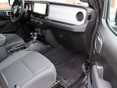 New 2025 Jeep Gladiator Sport image 44