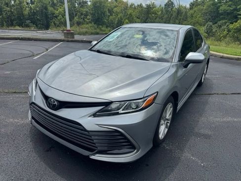 Used 2022 Toyota Camry LE w/ Convenience Package FWD image 7
