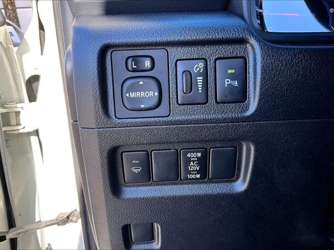 Used 2018 Toyota 4Runner Limited image 32