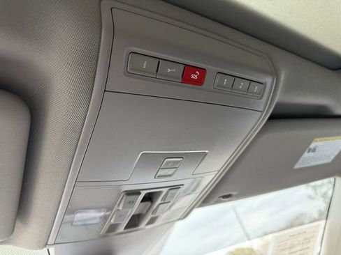 Used 2018 Volkswagen Atlas SEL Premium image 27