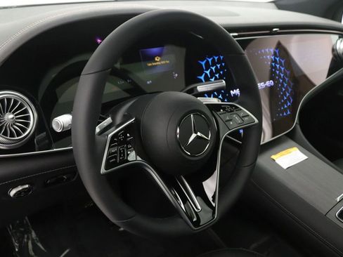 New 2026 Mercedes-Benz EQS 400 4MATIC SUV image 5