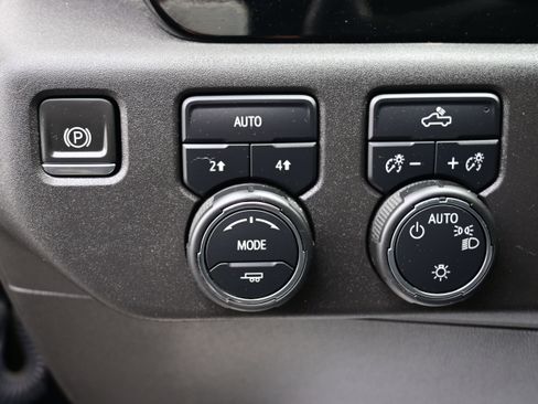 Used 2024 Chevrolet Silverado 1500 LT image 26