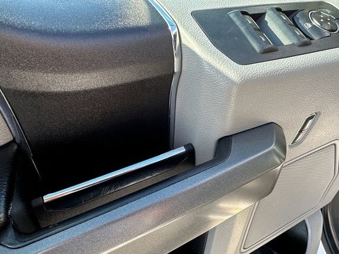 Used 2015 Ford F150 XLT image 22