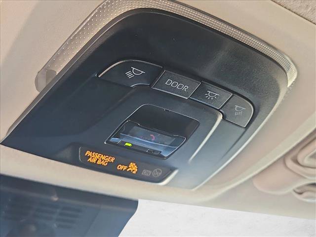 Used 2025 Toyota Corolla LE FWD image 20