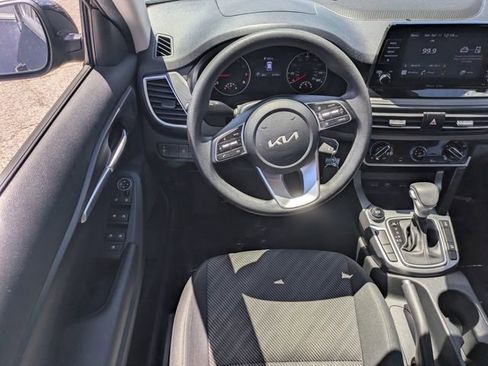 Used 2023 Kia Seltos LX image 14