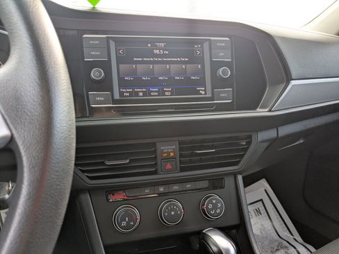 Used 2021 Volkswagen Jetta S w/ Driver Assistance Package image 15