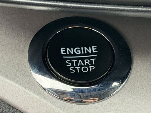 Used 2024 Ford Explorer XLT AWD/4WD image 22