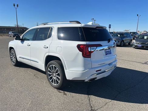 Used 2023 GMC Acadia Denali AWD/4WD image 4