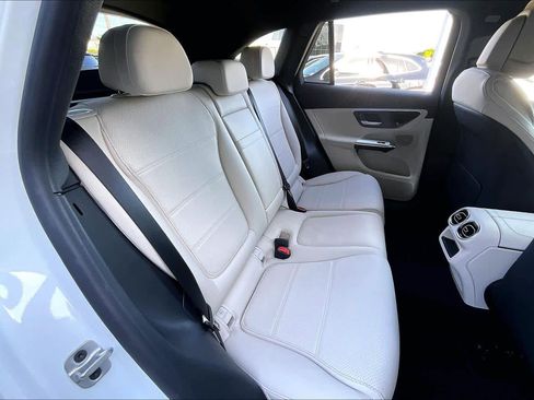 Used 2025 Mercedes-Benz GLC 300 image 19