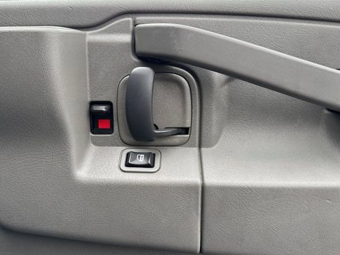 Used 2017 Chevrolet Express 3500 LT w/ LT Preferred Equipment Group image 18