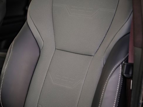 Used 2025 Lexus GX 550 w/ Accessory Package (Z1) image 37