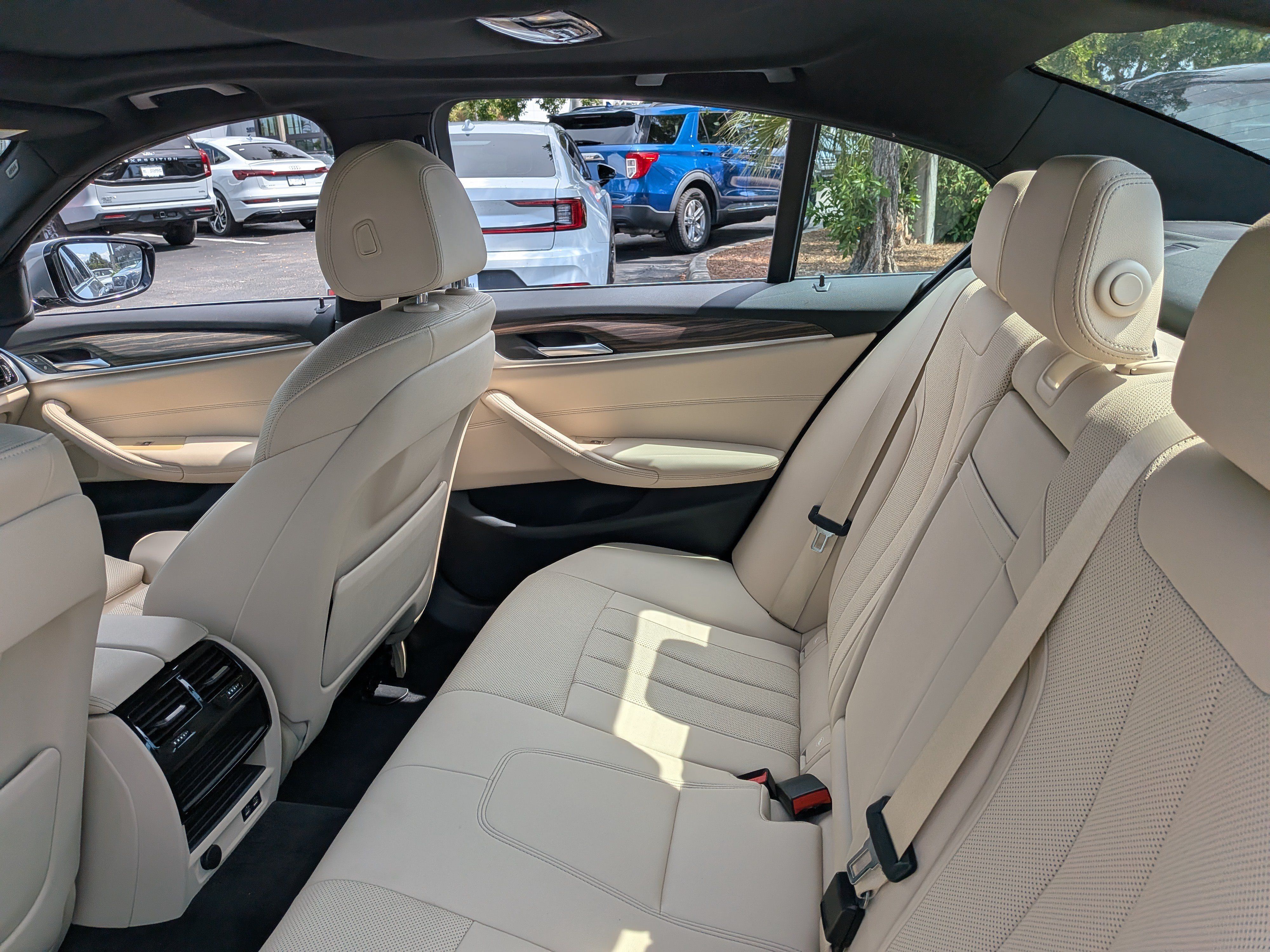 Used 2023 BMW 530i RWD image 15