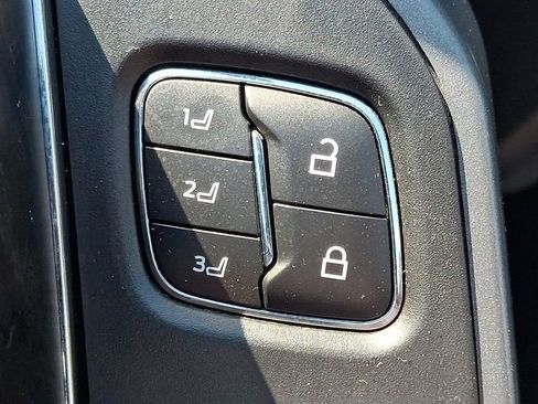 Used 2023 Ford F250 Lariat w/ Sport Appearance Package AWD/4WD image 27