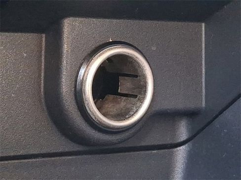 Used 2017 Subaru Crosstrek 2.0i Premium w/ Moonroof Package image 22