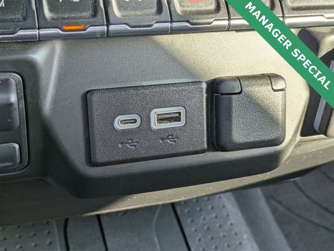 Used 2024 Chevrolet Silverado 2500 Custom w/ Custom Value Package image 23