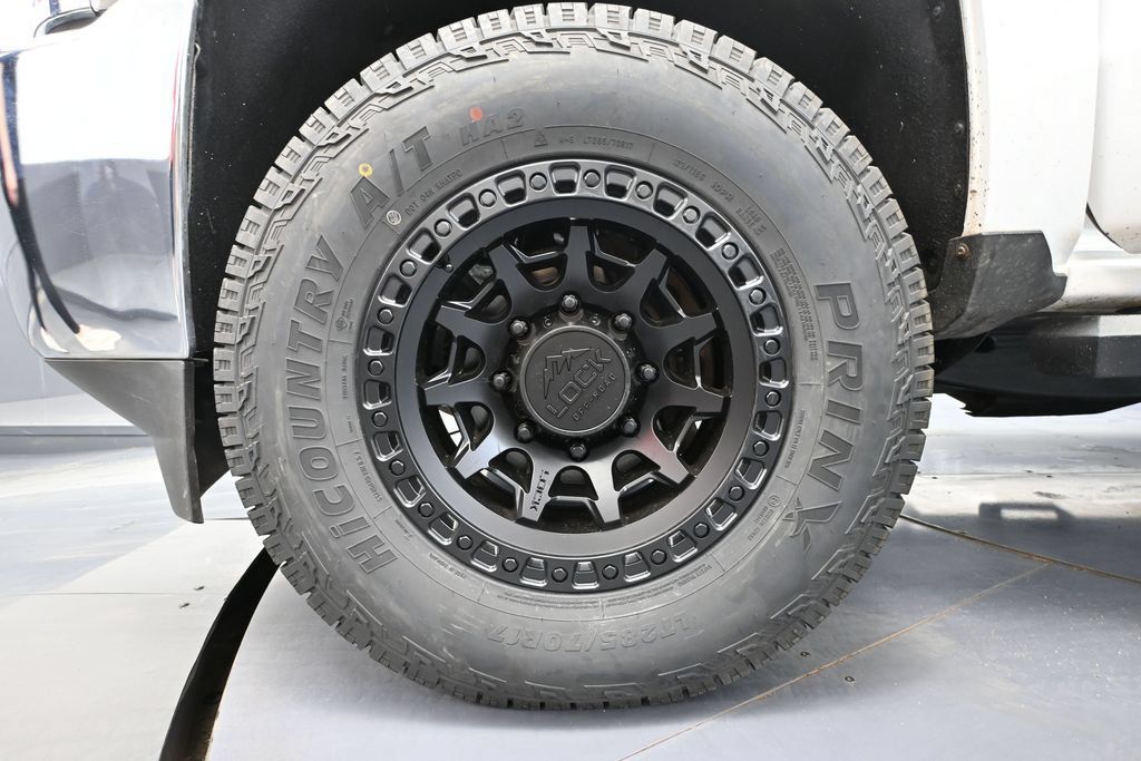 Used 2018 Chevrolet Silverado 2500 W/T RWD image 13