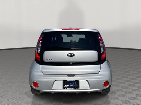 Used 2018 Kia Soul + image 6