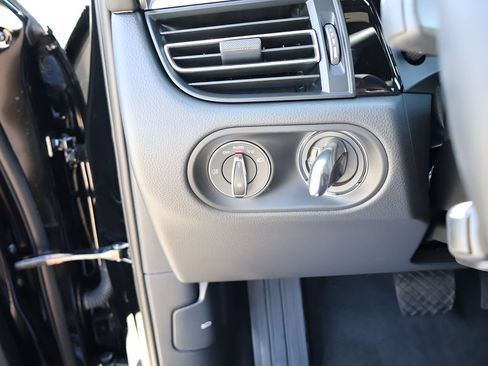 Used 2026 Porsche Macan AWD/4WD image 34