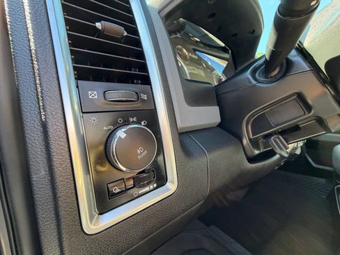 Used 2019 RAM 1500 Big Horn RWD image 16