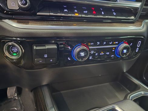 Used 2022 Chevrolet Silverado 1500 LT Trail Boss image 32