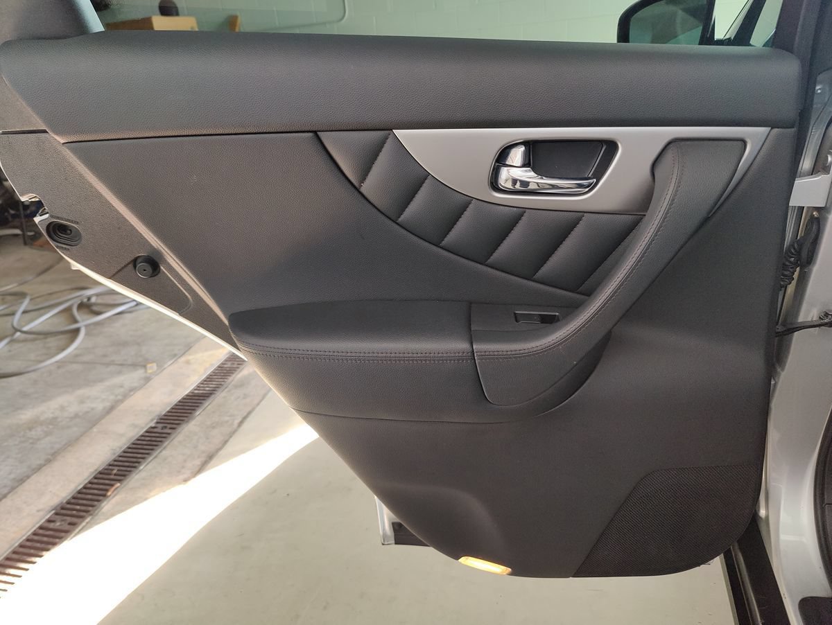 Used 2013 INFINITI FX37 AWD w/ Premium Pkg image 39