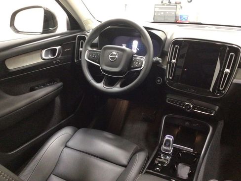 Used 2024 Volvo XC40 B5 Ultimate w/ Climate Package AWD/4WD image 14