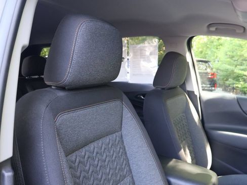 Certified 2024 Chevrolet Equinox LT FWD image 40