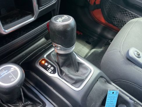 Used 2018 Jeep Wrangler Unlimited Sport AWD/4WD image 14