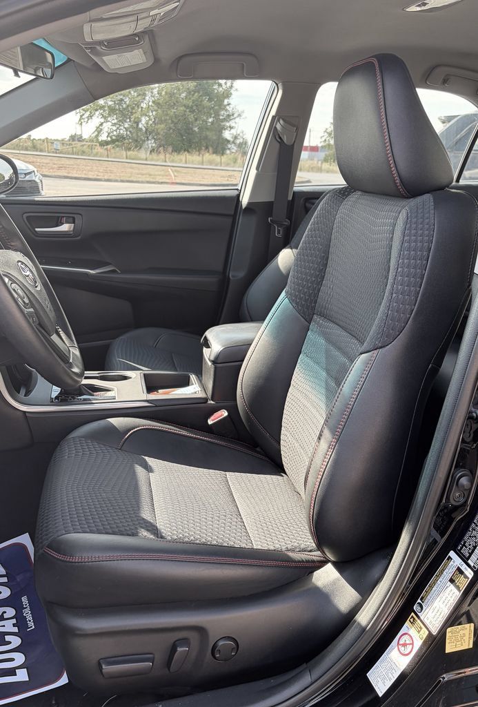 Used 2015 Toyota Camry SE FWD image 20