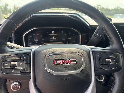 Used 2025 GMC Sierra 1500 SLT AWD/4WD image 15