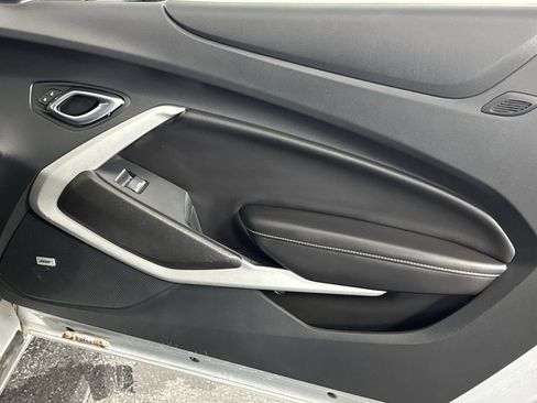 Used 2018 Chevrolet Camaro LT RWD image 28