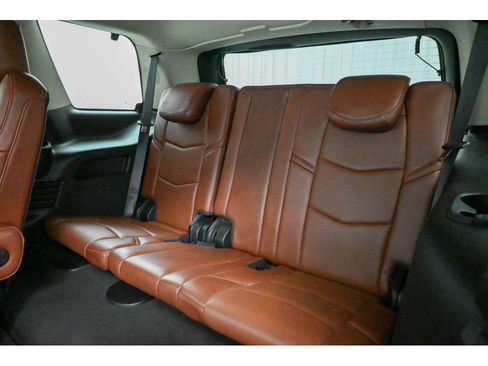 Used 2020 Cadillac Escalade Luxury image 29