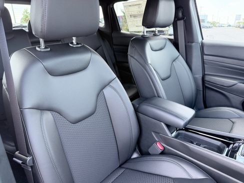 New 2026 Jeep Compass Latitude AWD/4WD image 23