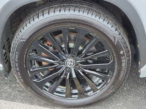 Used 2023 Toyota Highlander XSE image 18