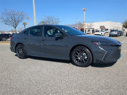 Certified 2025 Toyota Camry SE w/ Convenience Package image 2