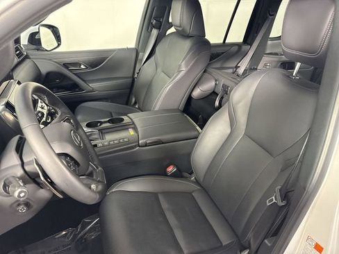 Certified 2025 Lexus LX 600 4WD w/ Interior Upgrade Package image 19