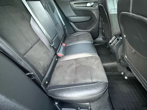 Used 2021 Volvo XC40 T4 R-Design w/ Advanced Package image 11