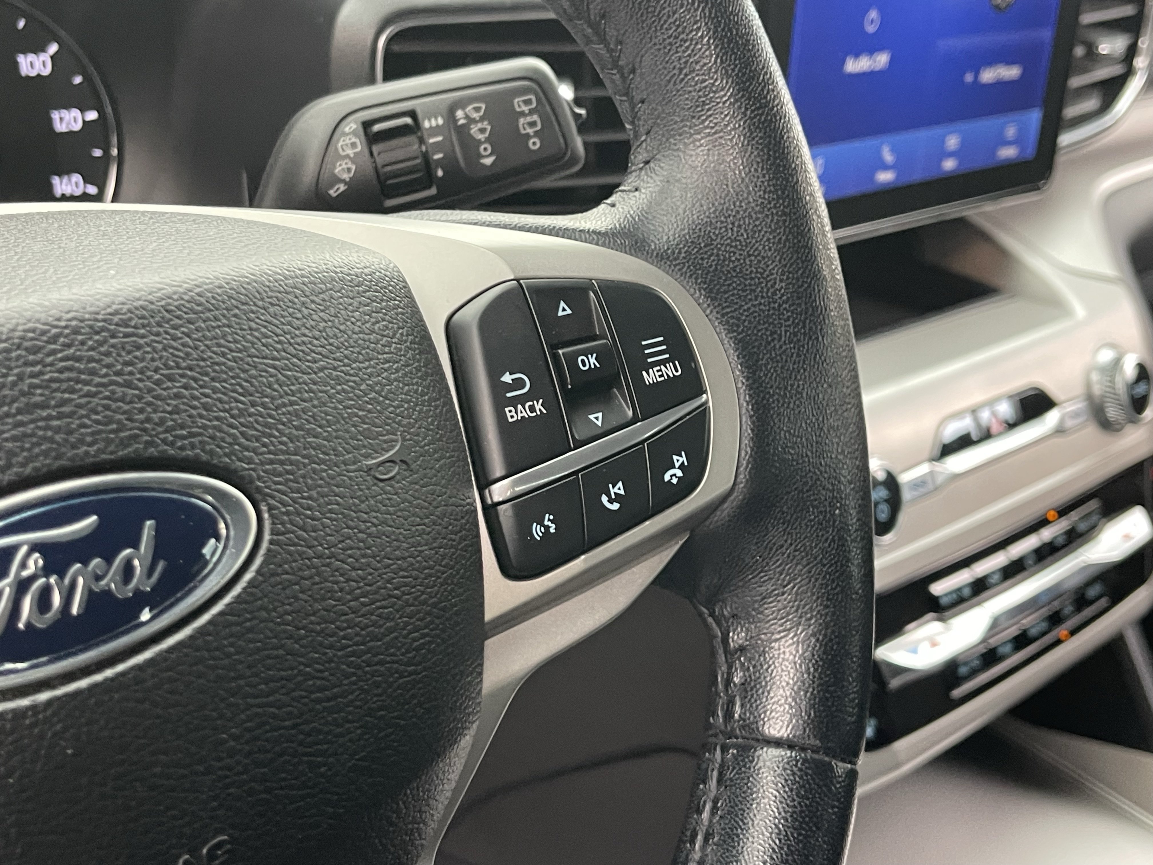 Used 2022 Ford Explorer XLT w/ Equipment Group 202A AWD/4WD image 25