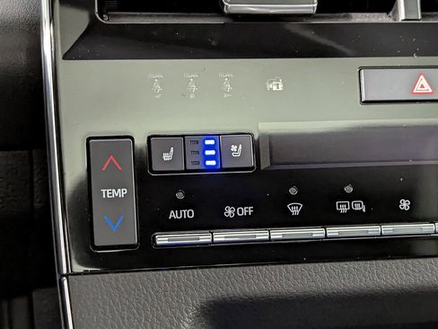 Used 2021 Toyota Avalon Limited w/ Advanced Safety Package image 21