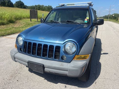 Used 2006 Jeep Liberty Sport AWD/4WD image 2