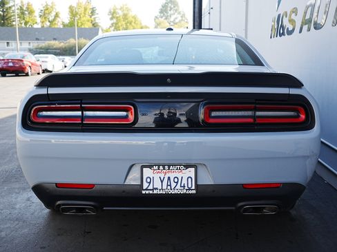 Used 2022 Dodge Challenger R/T w/ Blacktop Package image 5