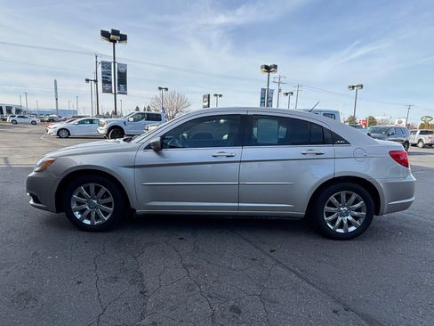 Used 2013 Chrysler 200 Touring image 8