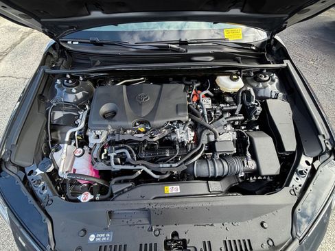 Used 2025 Toyota Camry LE image 32