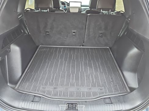 Certified 2024 Ford Escape SE w/ PHEV Premium Package image 9