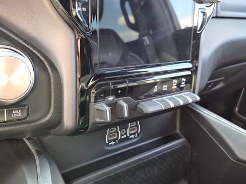 Used 2023 RAM 1500 Laramie AWD/4WD image 18