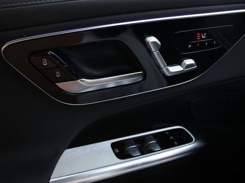 New 2025 Mercedes-Benz GLC 350e 4MATIC image 24