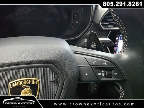 Used 2024 Lamborghini Urus Performante AWD/4WD image 28