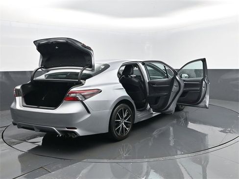 Used 2022 Toyota Camry SE image 28
